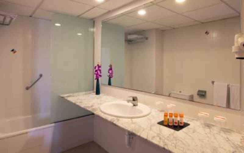 Golden Donaire Beach Hotel