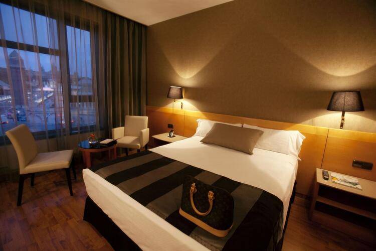 Catalonia Barcelona Plaza Hotel — фото 22