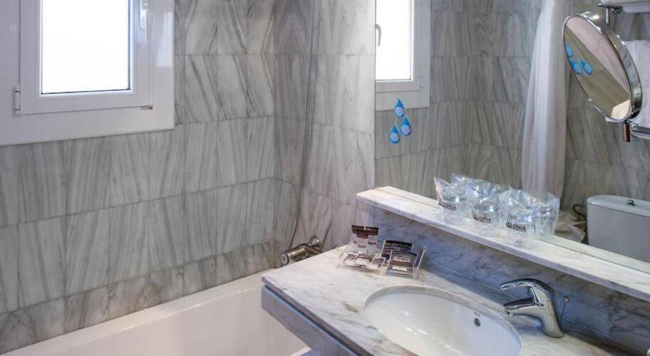 Catalonia Castellnou Hotel — фото 25