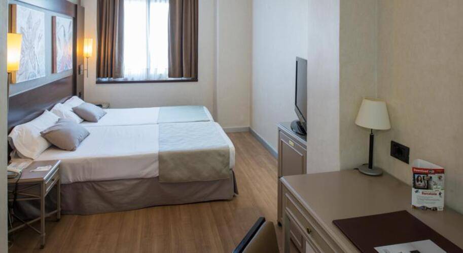 Catalonia Mikado Hotel — фото 2