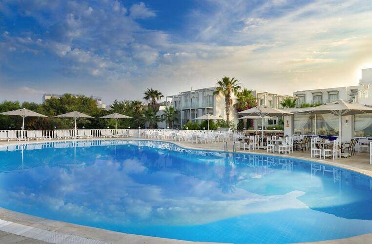 Charm Beach Hotel (Ex. Malama Beach Hotel)