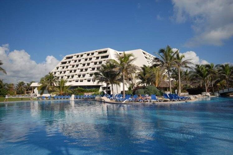 Oasis Cancun