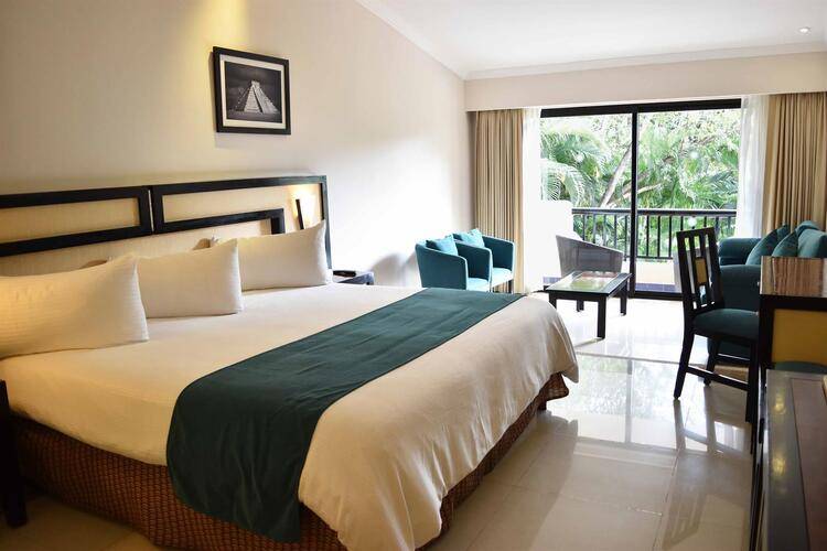 Sandos Playacar Beach Resort