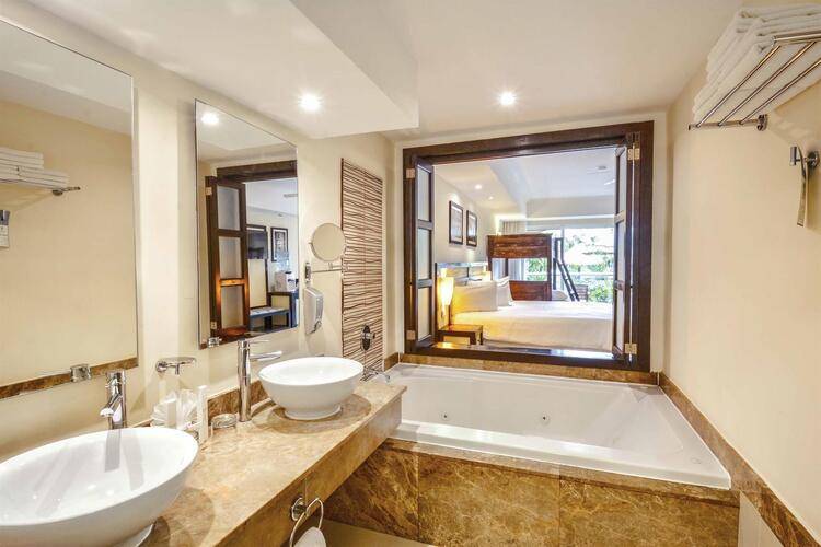 Sandos Playacar Beach Resort