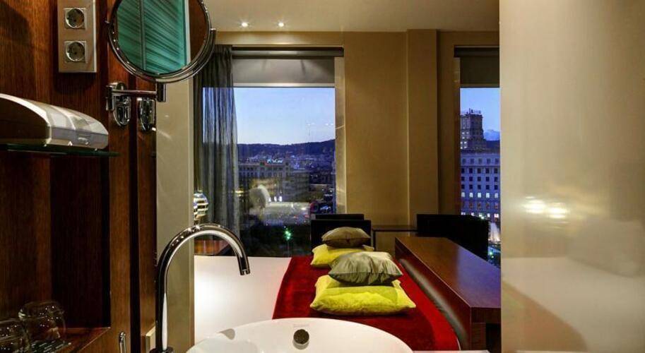 Olivia Plaza Hotel — фото 9