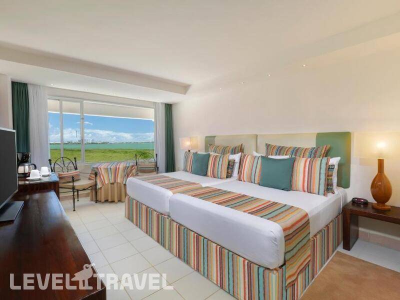 Фотография Oasis Palm Beach