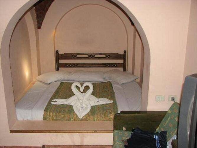 Amar Sina Hotel