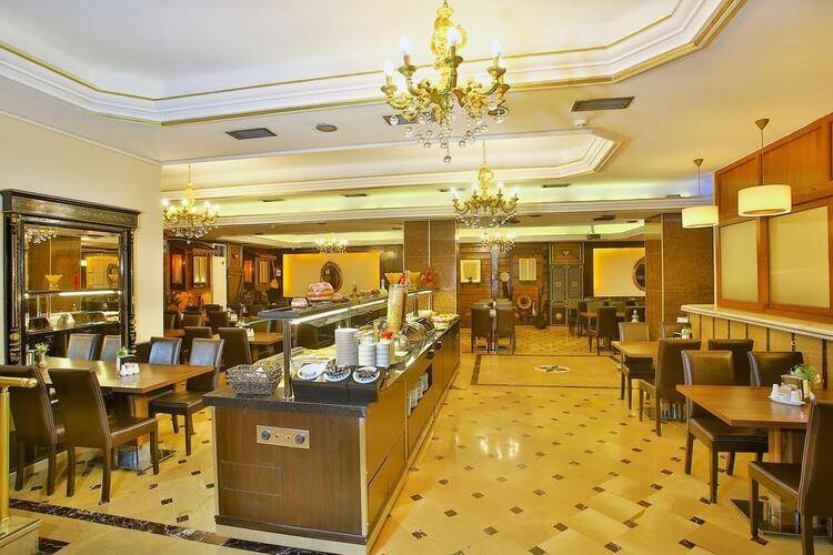 Grand Ant Hotel