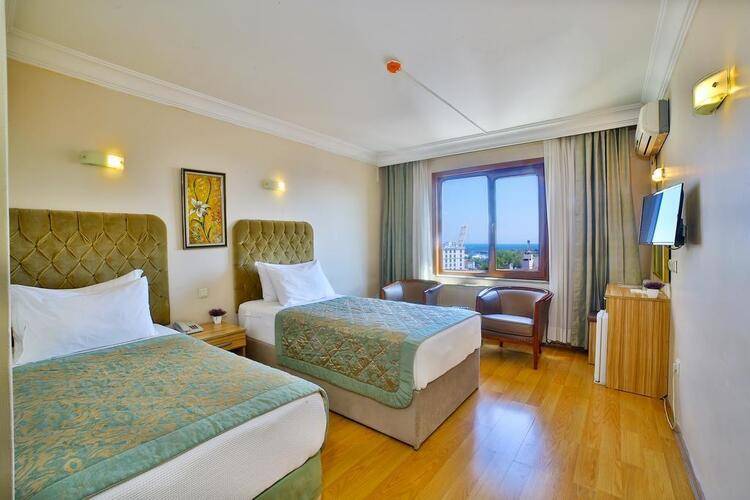 Grand Ant Hotel