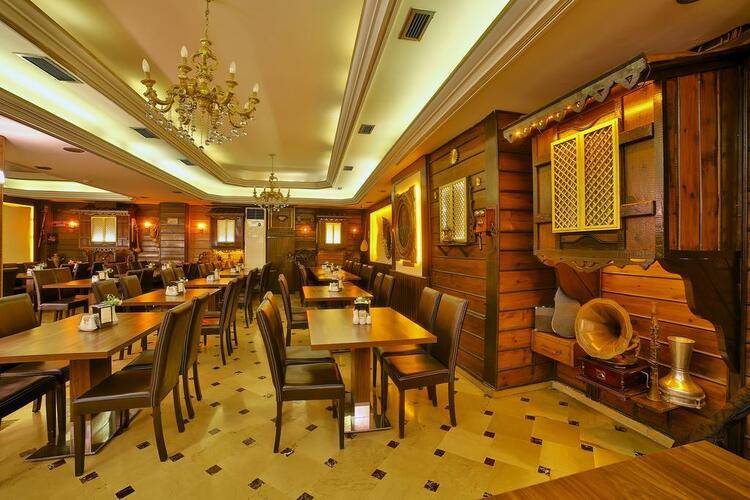 Grand Ant Hotel