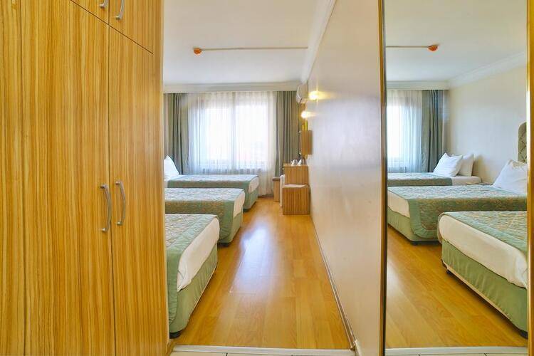 Grand Ant Hotel