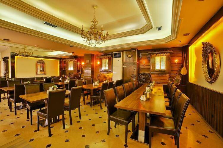 Grand Ant Hotel