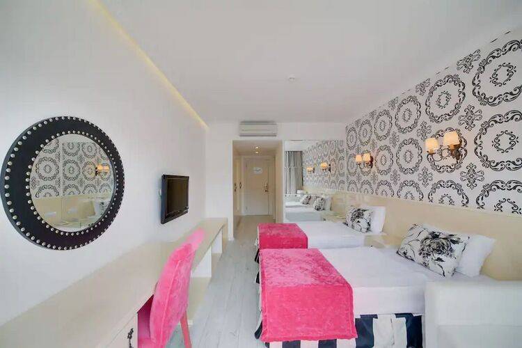 Palmet Family Bianco Hotel