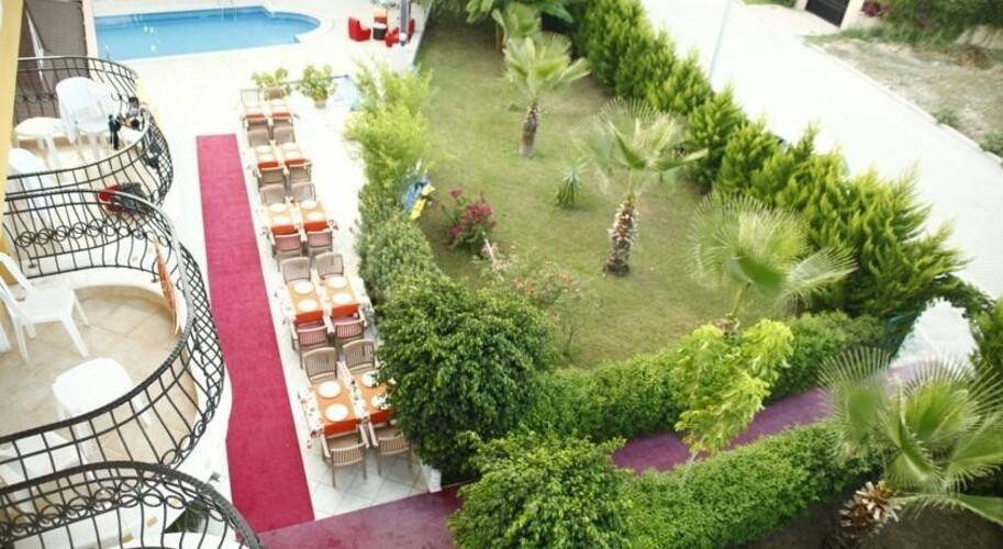 Flower Hotel