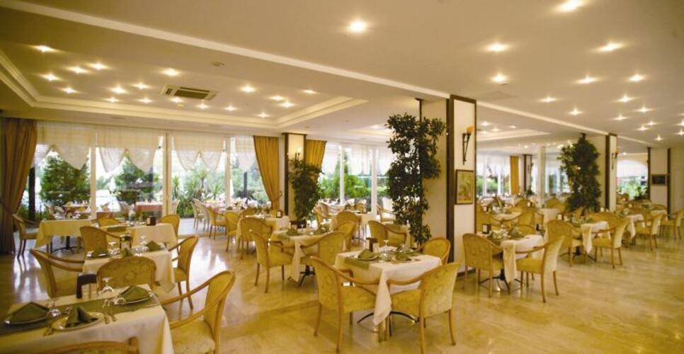 Pine House Hotel