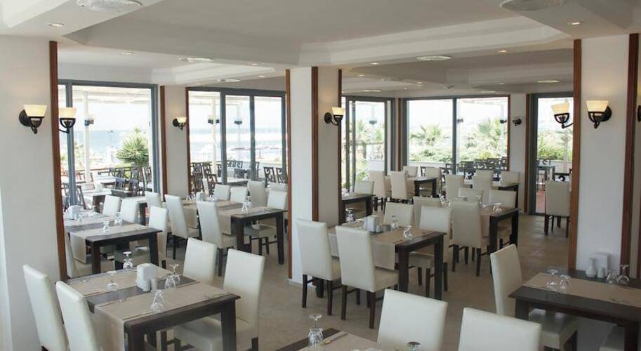 Sentinus Beach Hotel