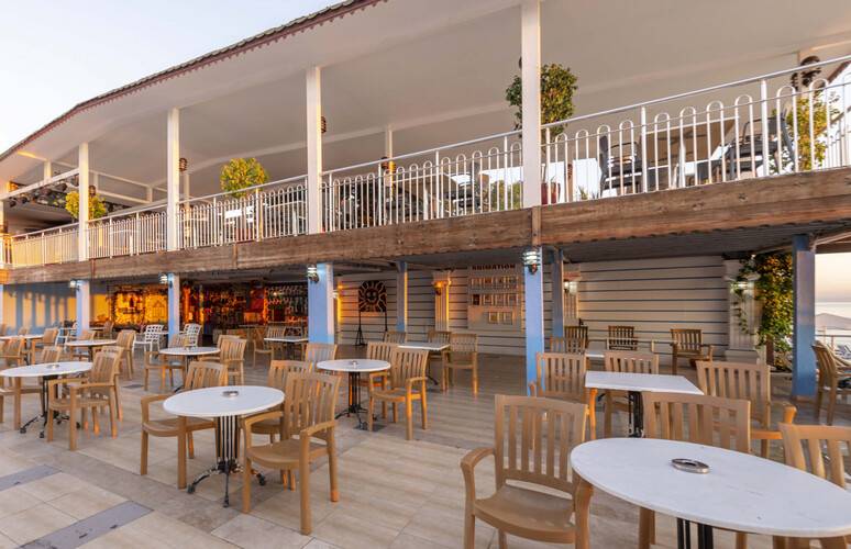 Armas Beach Hotel