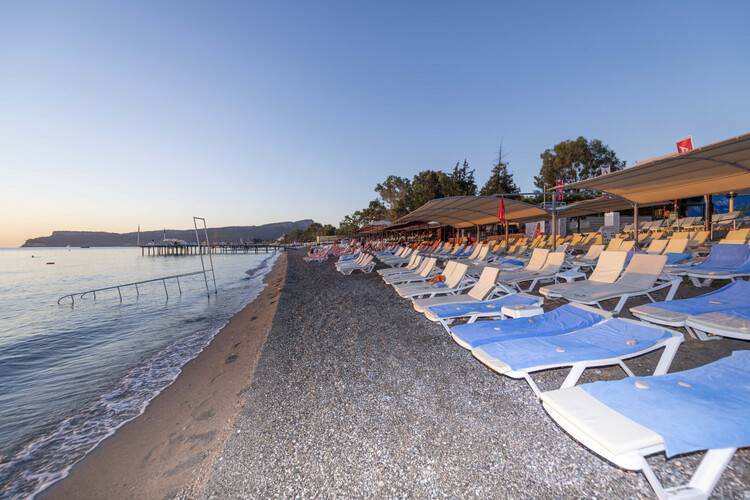 Armas Beach Hotel