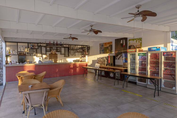 Armas Beach Hotel