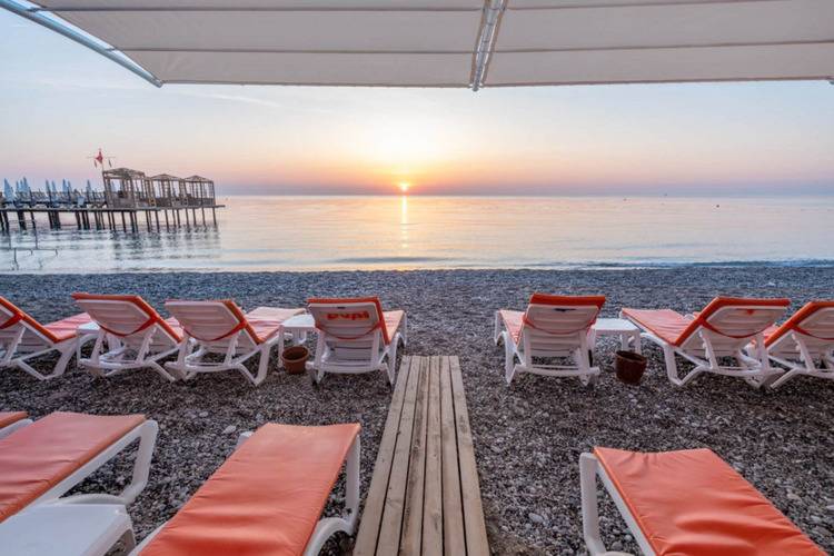 Lims Bona Dea Beach Hotel