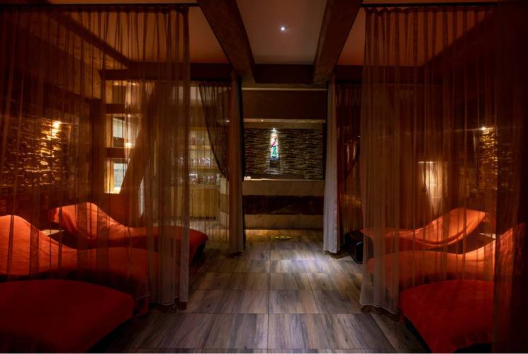 Lims Bona Dea Beach Hotel