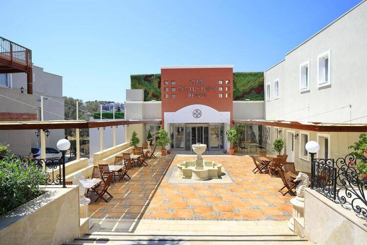 Cactus Fleur Beach Club & Aquapark