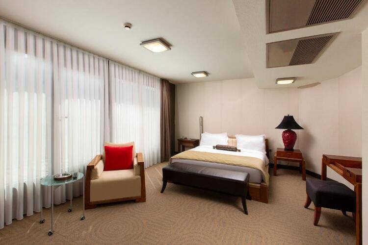 Nippon Hotel