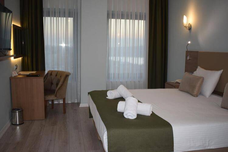 Euro Plaza Hotel