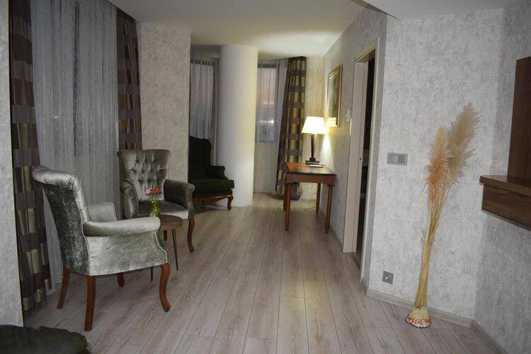 Euro Plaza Hotel