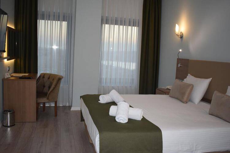 Euro Plaza Hotel