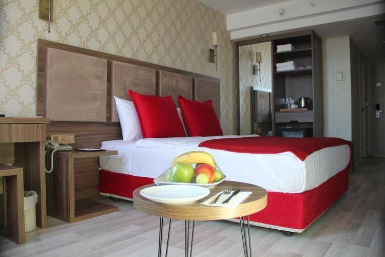 Euro Plaza Hotel