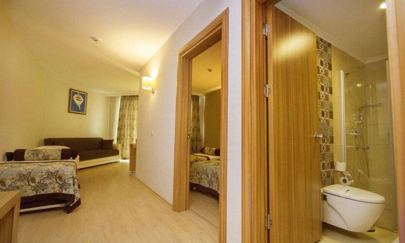 Blue Wave Suite Hotel