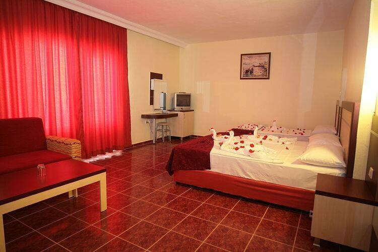 Blue Wave Suite Hotel