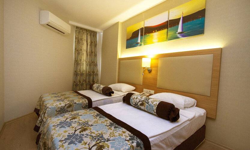 Blue Wave Suite Hotel