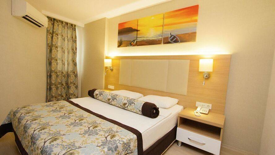 Blue Wave Suite Hotel