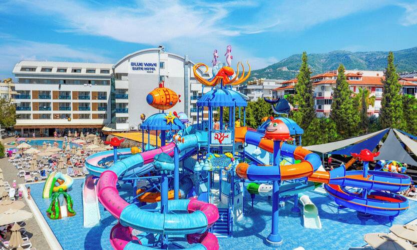 Blue Wave Suite Hotel