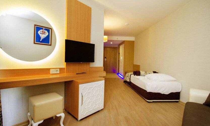 Blue Wave Suite Hotel