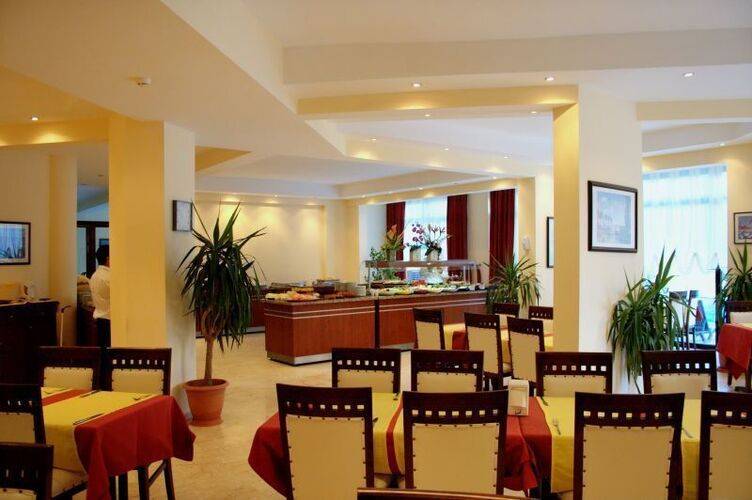 Club Palm Hotel