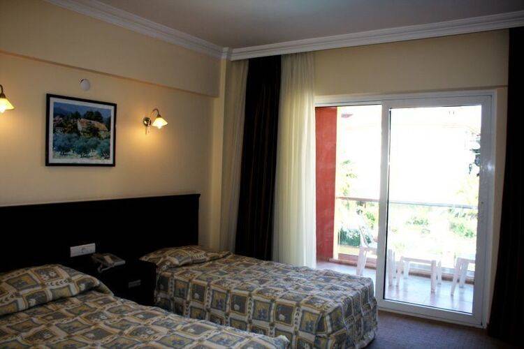 Club Palm Hotel
