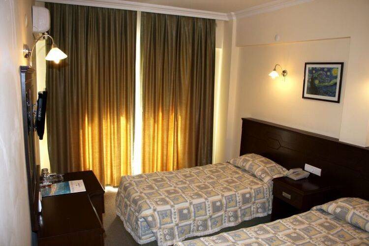 Club Palm Hotel