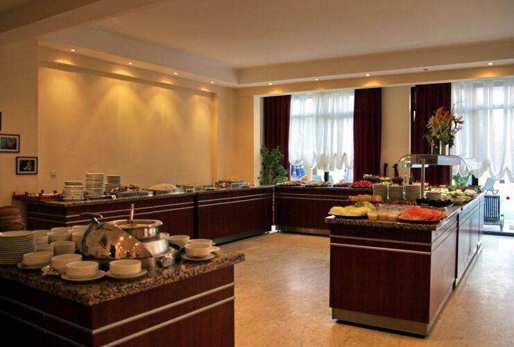 Club Palm Hotel