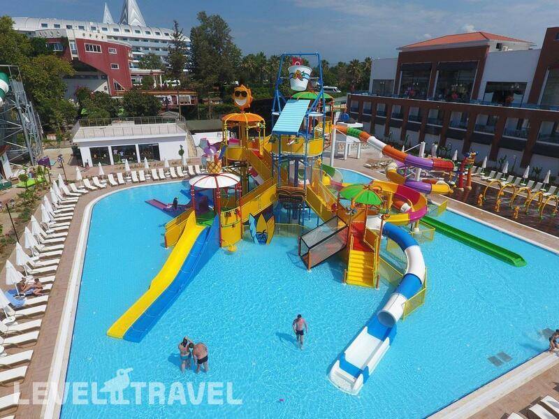 Фотография Club Aqua Plaza Hotel
