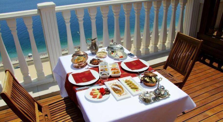 Crowne Plaza Antalya Hotel