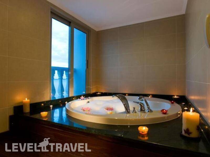 Фотография Crowne Plaza Antalya Hotel