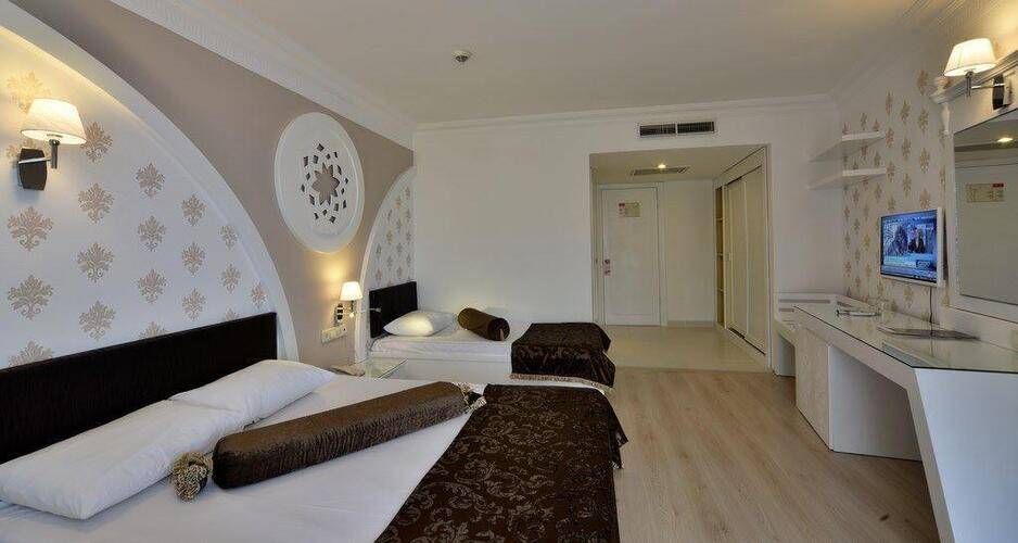 Side Royal Paradise Hotel
