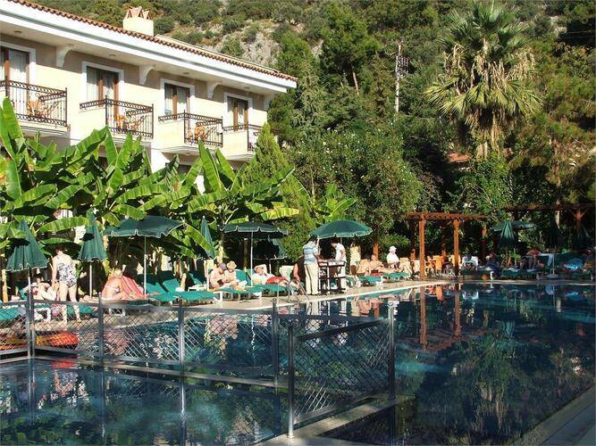 Perdikia Beach Hotel