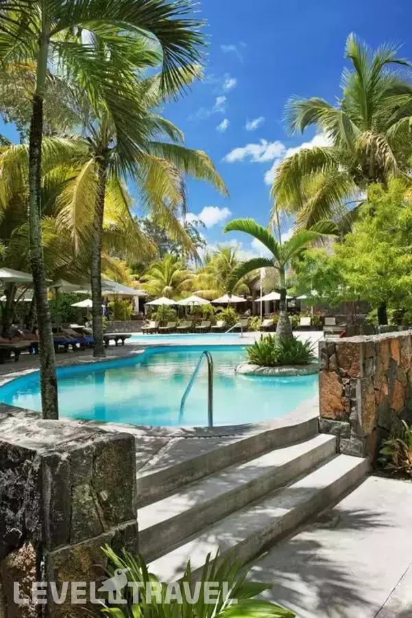 Emeraude Beach Attitude