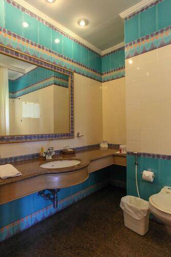 Coconut Grove Hotel