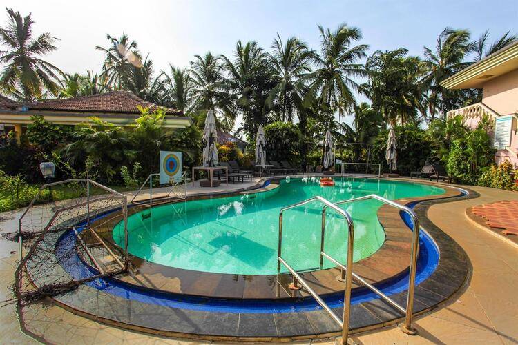 Coconut Grove Hotel