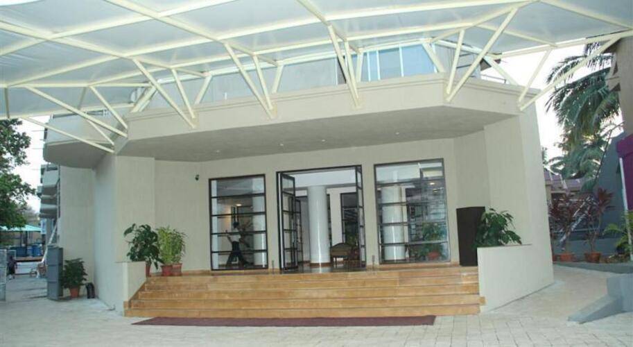Whispering Palms Beach Resort